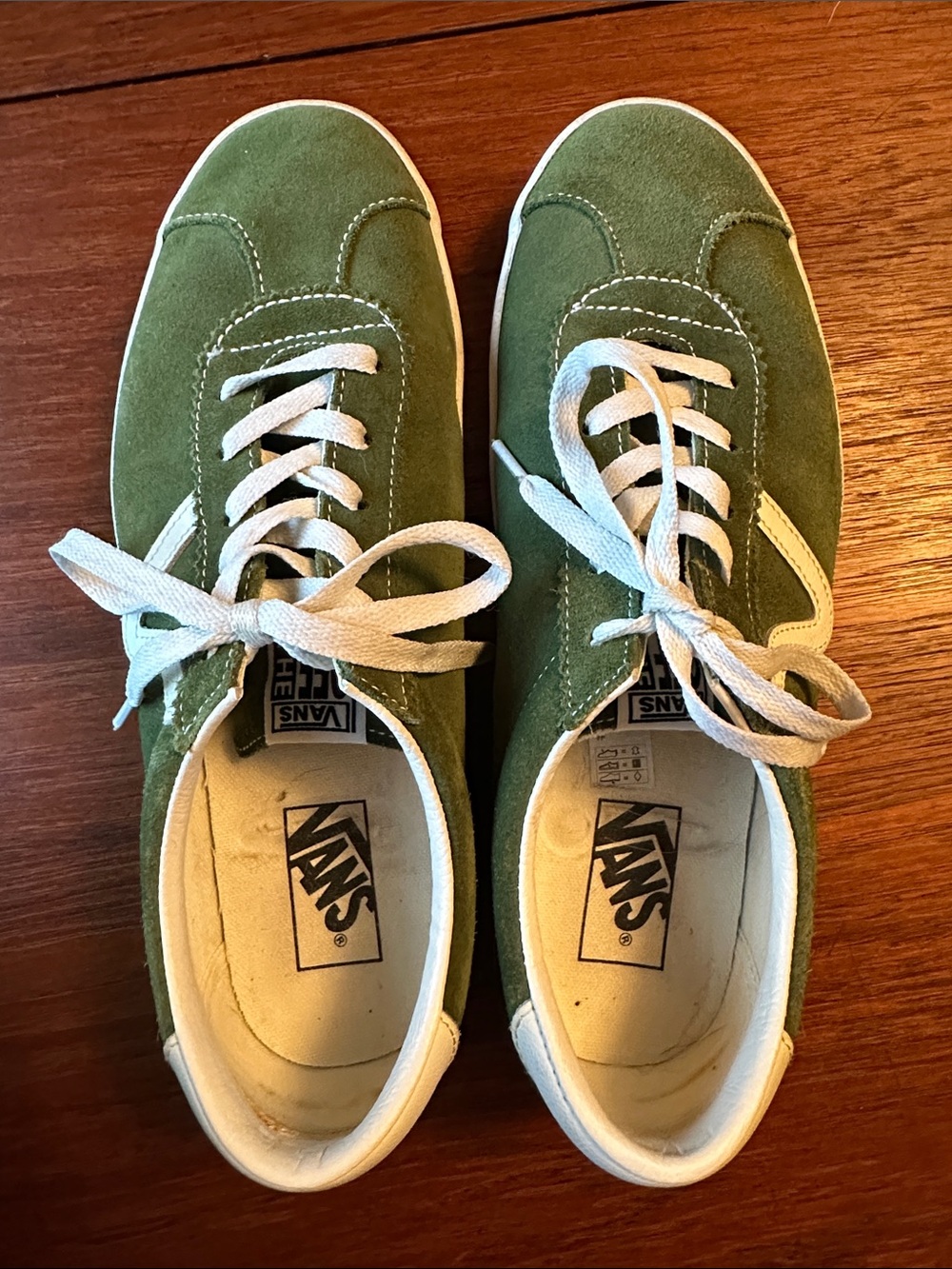 Vans Green Suede Low-Top Sneakers with White Stripe 11